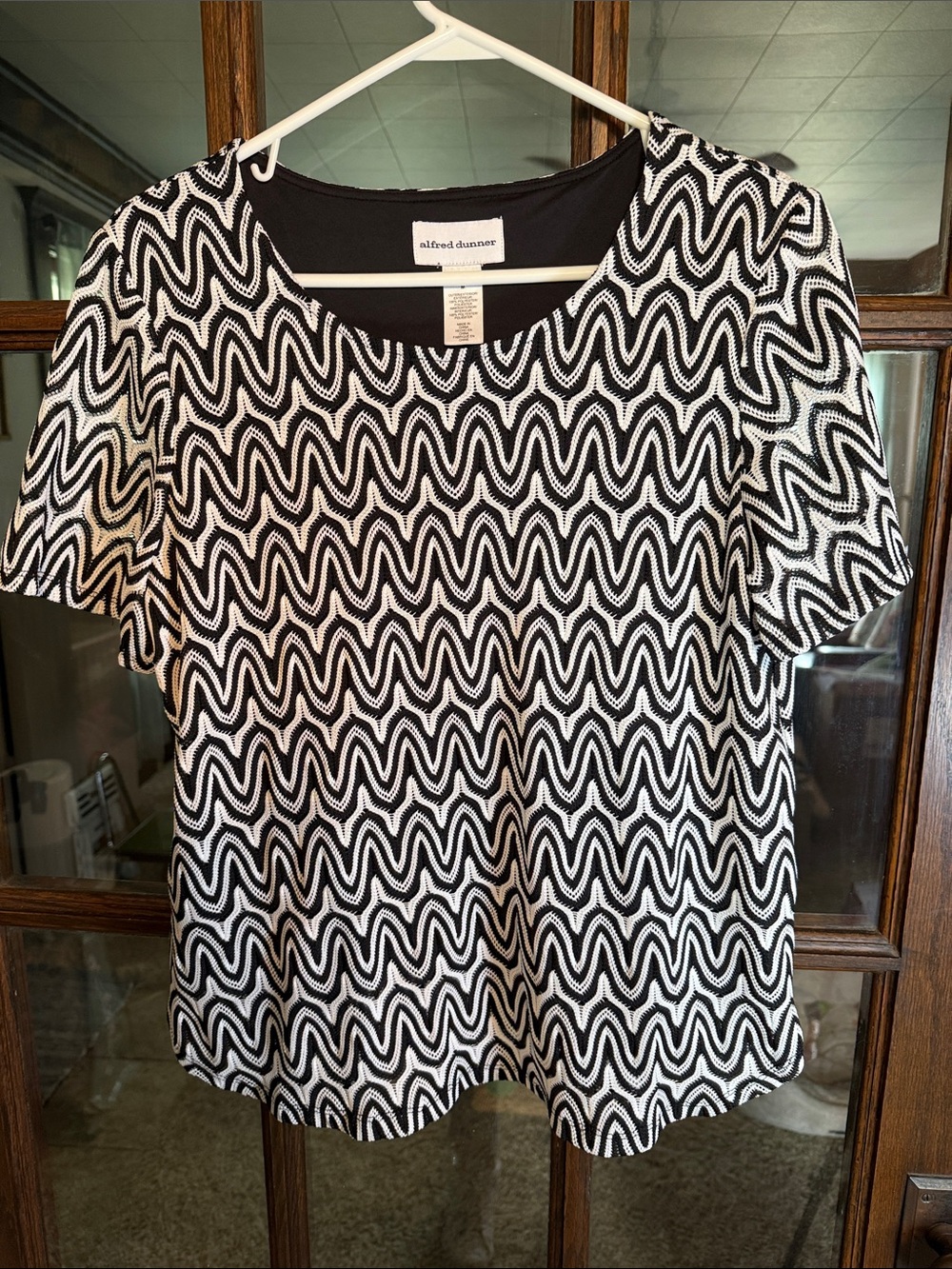 Alfred Dunner Womens Black White Chevron Textured Short Sleeve Lined Blouse Med